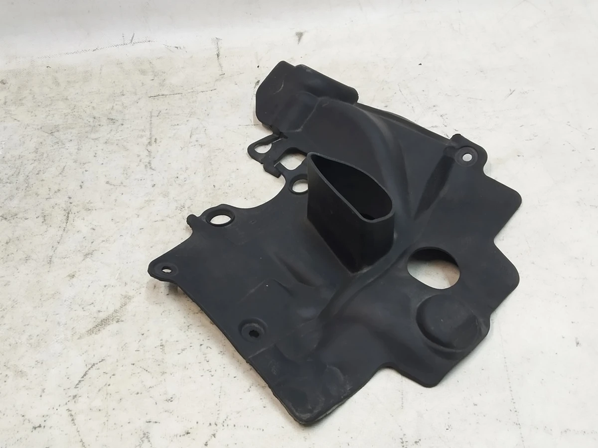 14 Накладка стакана переднього правого права гумова Tesla Model X 1036212-00-D