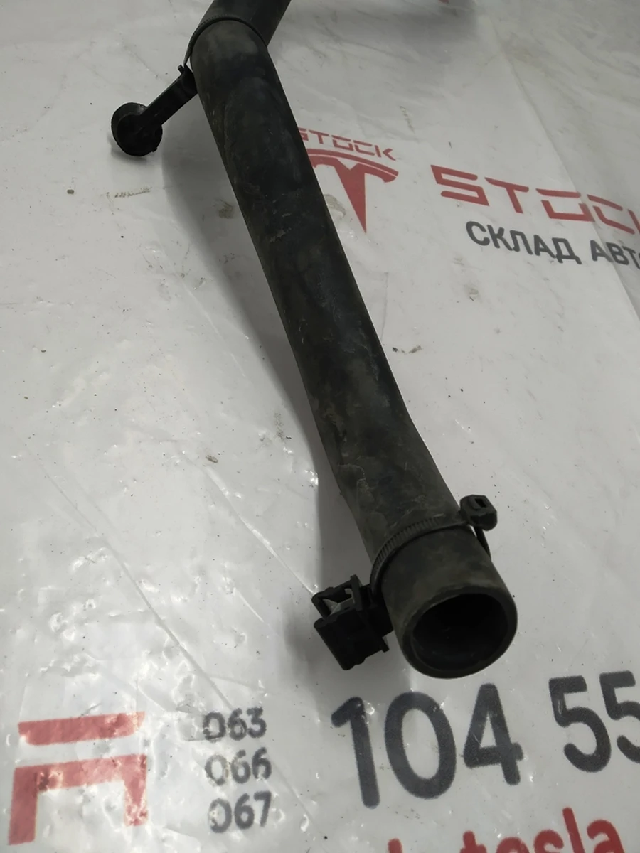 20 Трубка дренажна панелі склоомивача Tesla model X 1036247-00-D