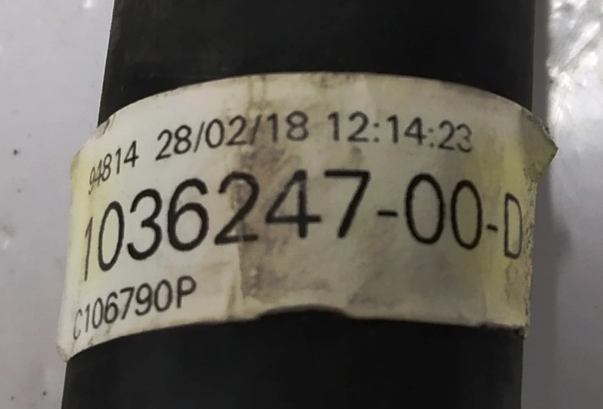 20 Трубка дренажна панелі склоомивача Tesla model X 1036247-00-D