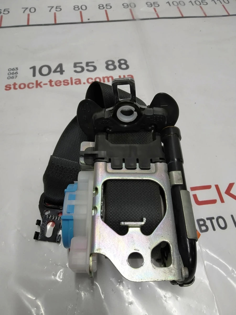 1 MX-LHD 1ST ROW RETRACTOR, TAN, DRIVER Tesla model X 1036732-05-E