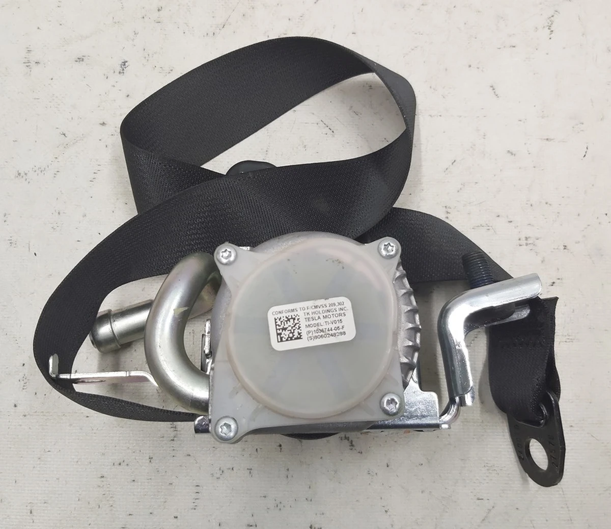 3 MX-2ND ROW RETRACTOR, BLK, RH Tesla model X 1036744-05-F