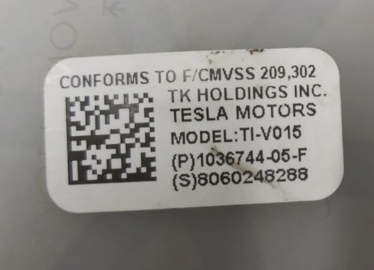 3 MX-2ND ROW RETRACTOR, BLK, RH Tesla model X 1036744-05-F