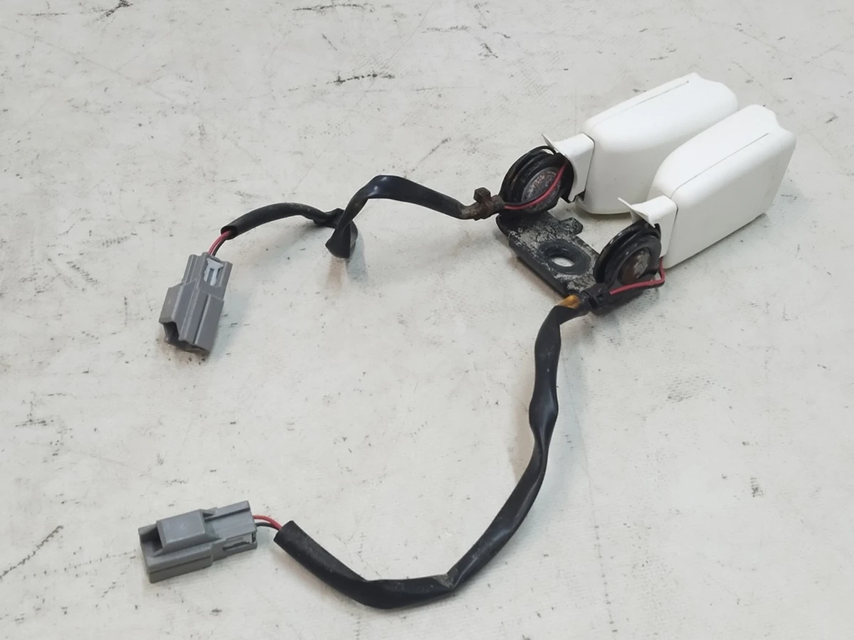 2 Замок ременя безпеки 3-го ряду сидінь подвійний (WHITE) (окислення) Tesla Model X 1036746-07-D