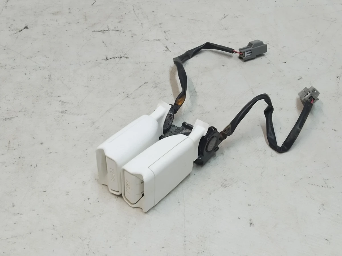 2 Замок ременя безпеки 3-го ряду сидінь подвійний (WHITE) (окислення) Tesla Model X 1036746-07-D