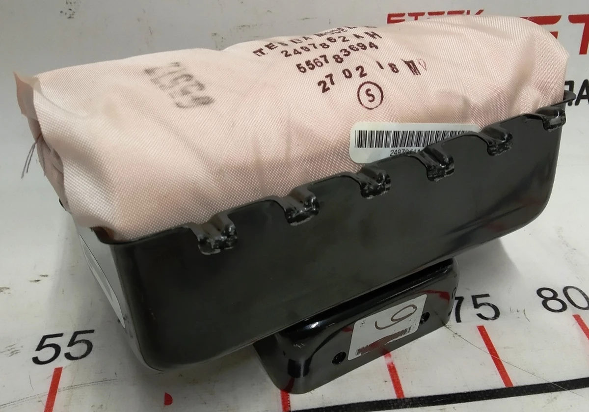 7 Подушка безпеки пасажира (торпедо) Tesla model X 1036748-00-F