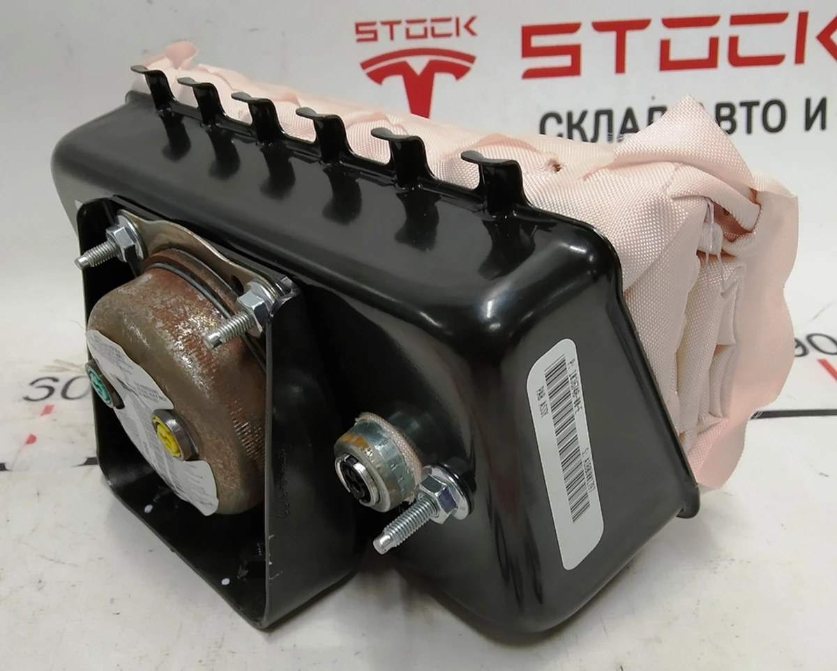 7 Подушка безпеки пасажира (торпедо) Tesla model X 1036748-00-F
