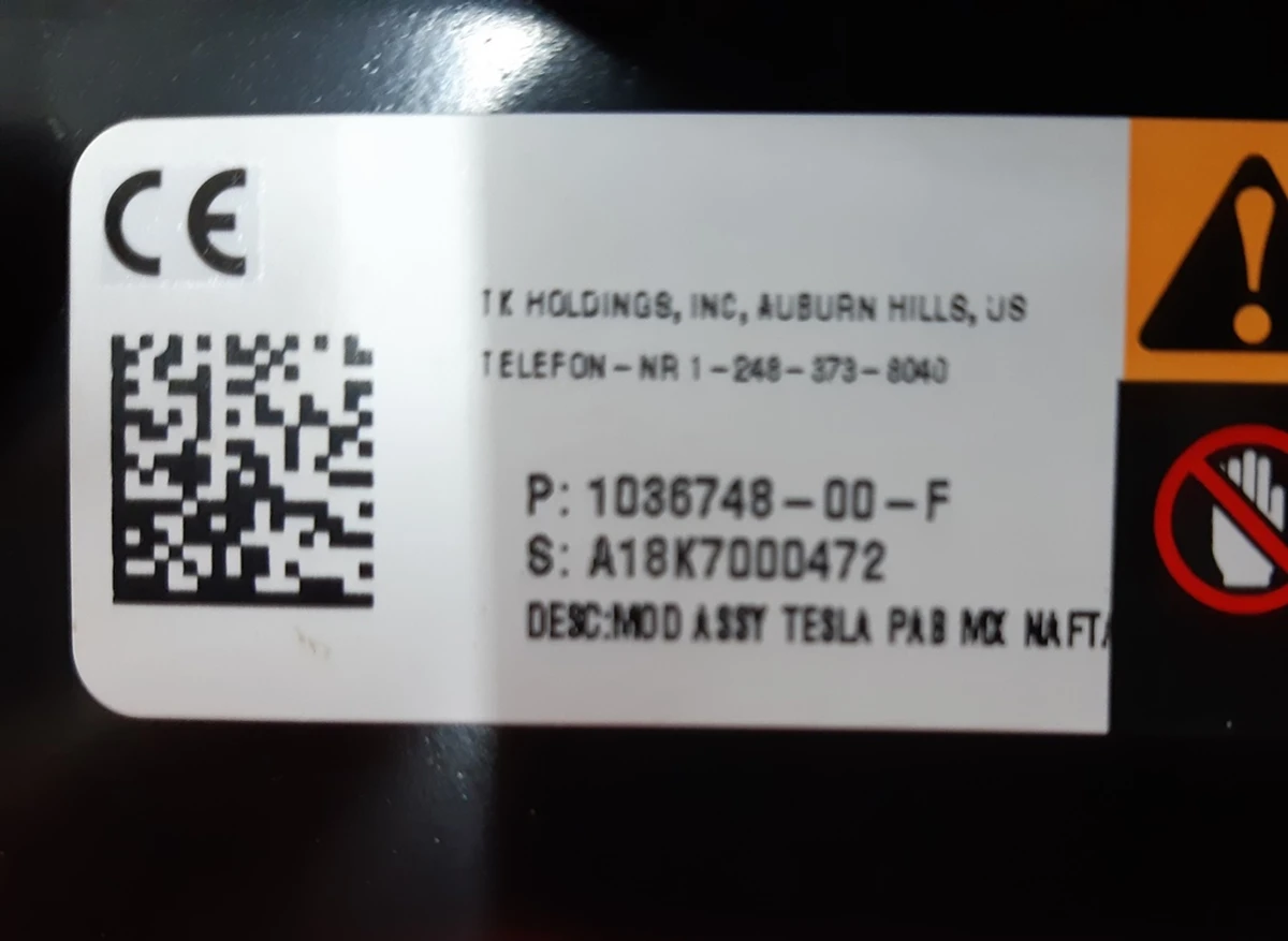 6 MX - Passenger air bags NA Tesla Model X 1036748-00-F