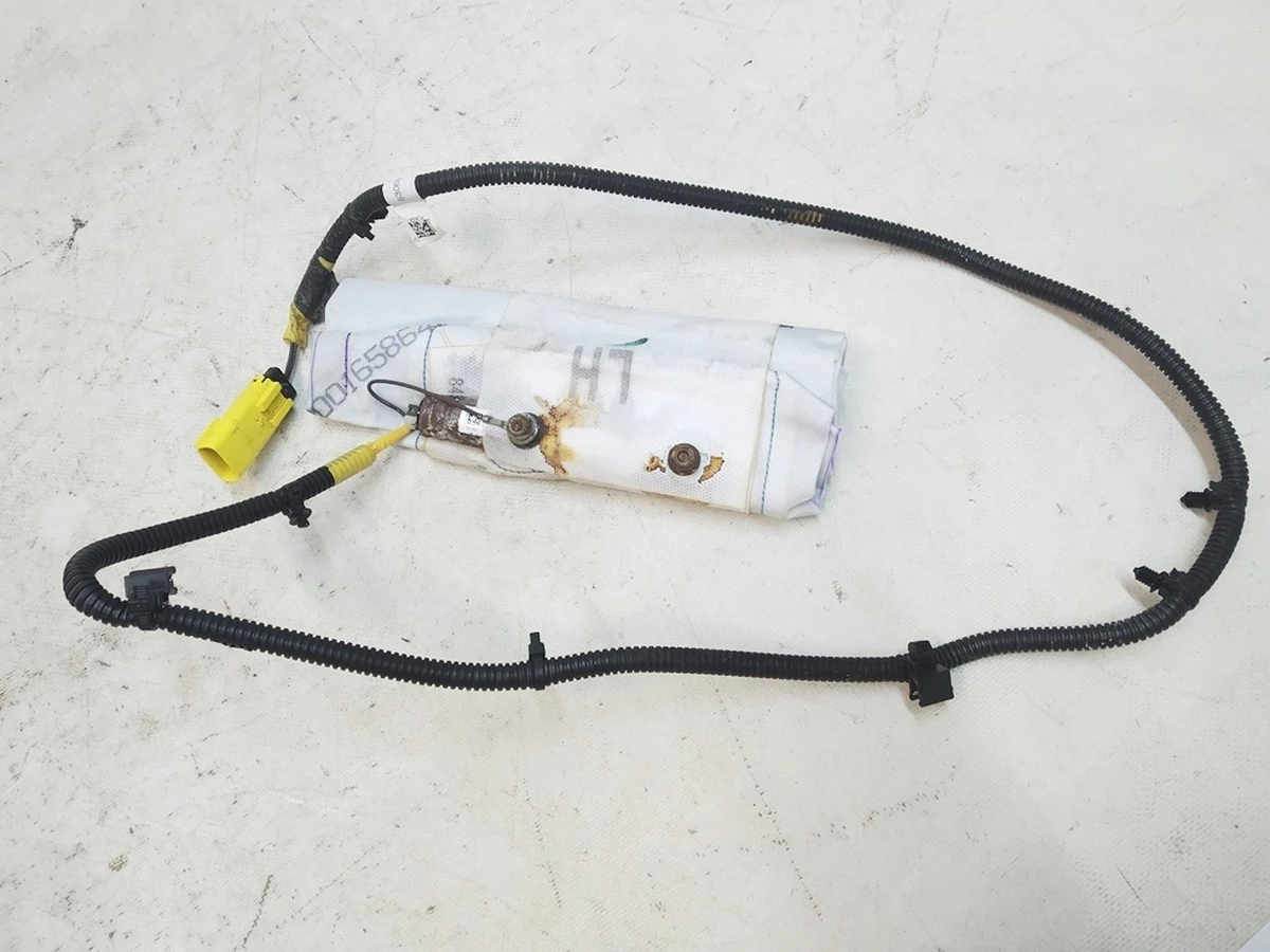 Подушка безпеки водійського сидіння (корозія) Tesla Model S REST, Model X 1036751-00-E