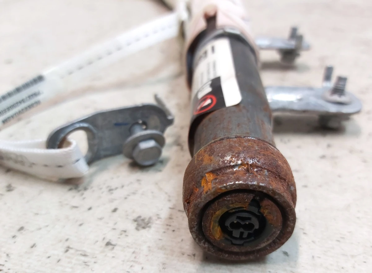 2 Подушка безопасности верхняя (шторка) 1-ый ряд сидений правая Tesla model X 1036759-00-G