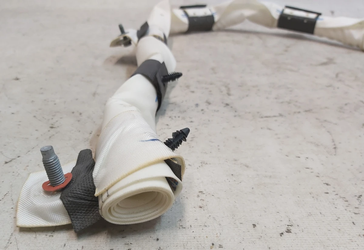 2 MX-1ST ROW CURTAIN A/B, RH Tesla model X 1036759-00-G