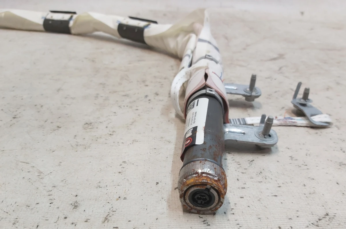 2 Подушка безопасности верхняя (шторка) 1-ый ряд сидений правая Tesla model X 1036759-00-G