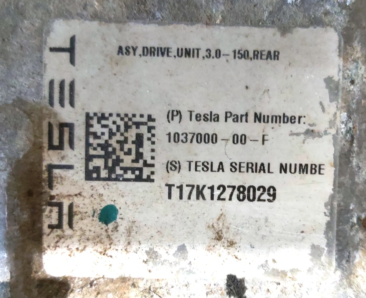 1 Мотор задній малий без інвертора, теплообмінника з пошкодженням Tesla S REST, model X 1037000-20-A