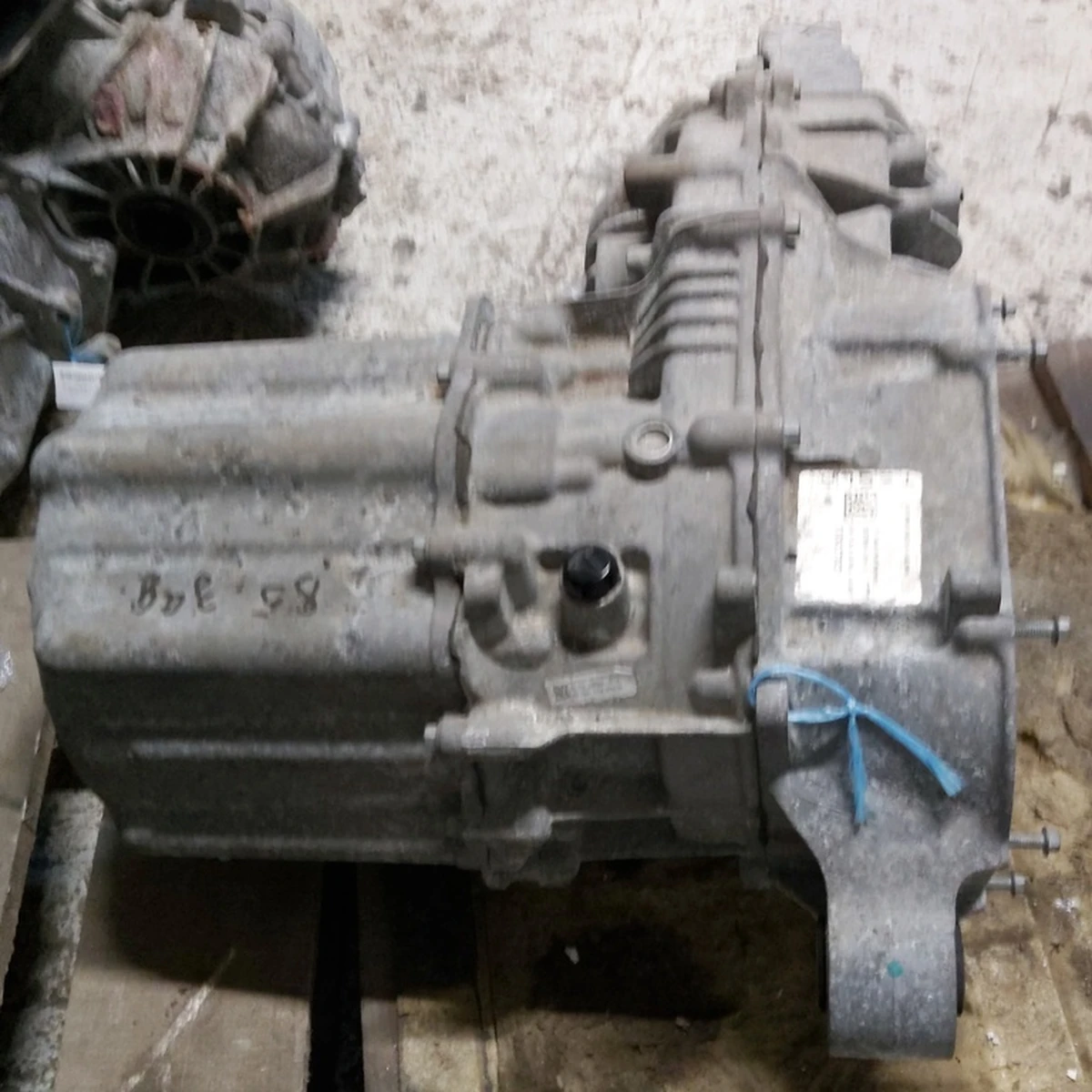 1 Мотор задній малий без інвертора, теплообмінника з пошкодженням Tesla S REST, model X 1037000-20-A