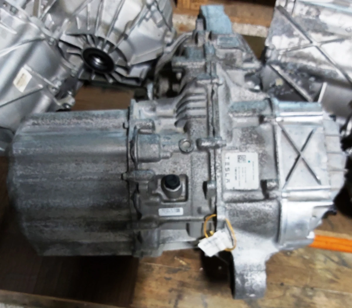 1 Мотор задний малый без теплообменника Tesla model S REST, model X 1037000-20-A