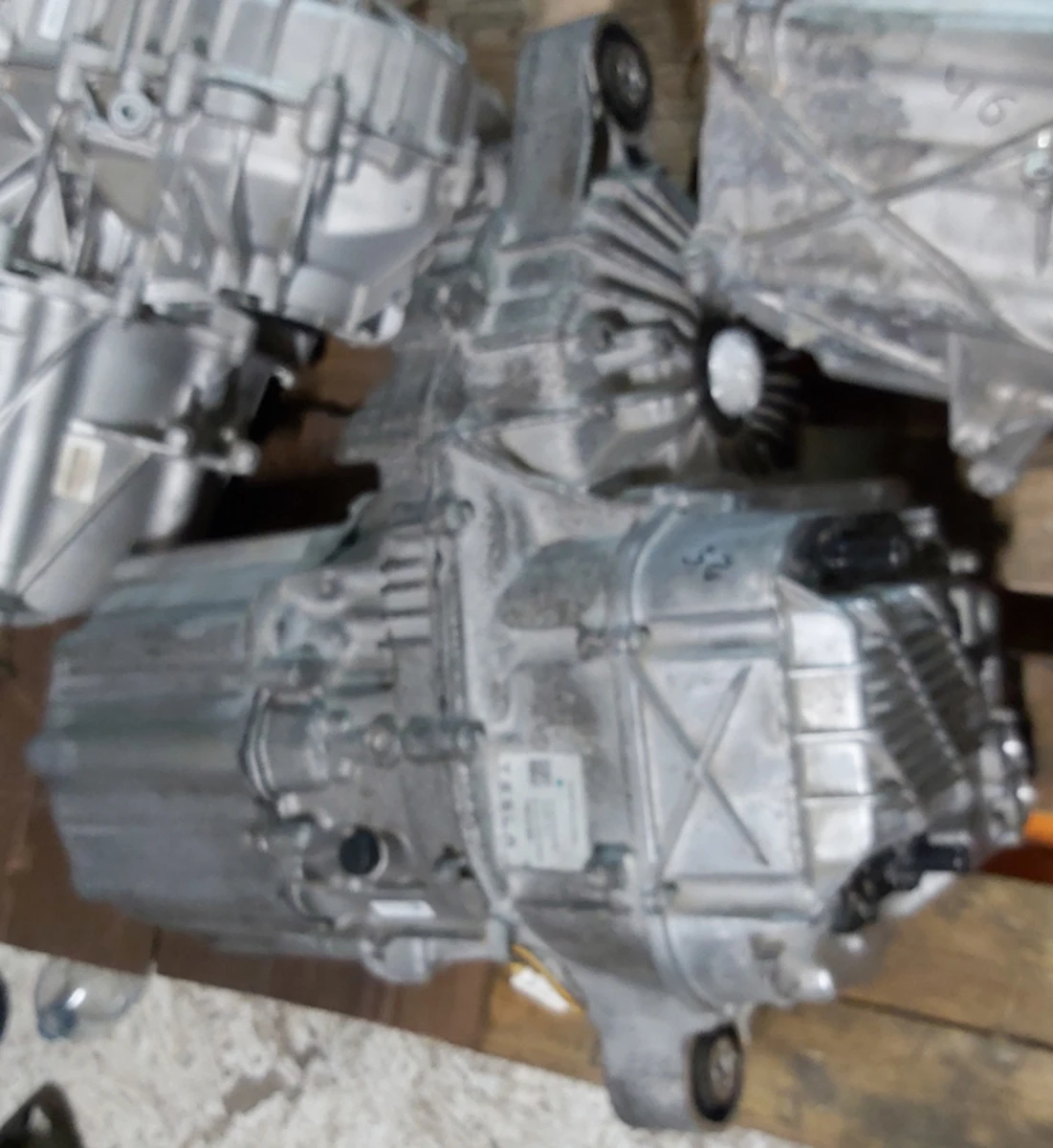 1 Мотор задний малый без теплообменника Tesla model S REST, model X 1037000-20-A