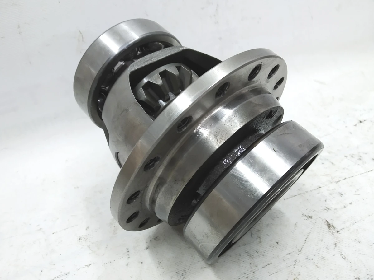 1 Диференціал у зборі з нижнім та верхнім підшипником (сліди виробітку) Tesla model S REST 1037000-00-F