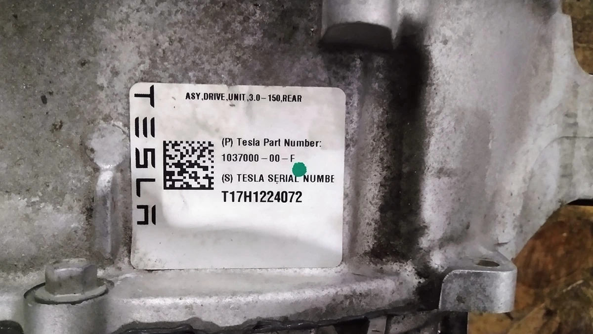 1 Мотор задний малый в сборе (без дифференциала) Tesla model S REST, model X 1037000-20-A