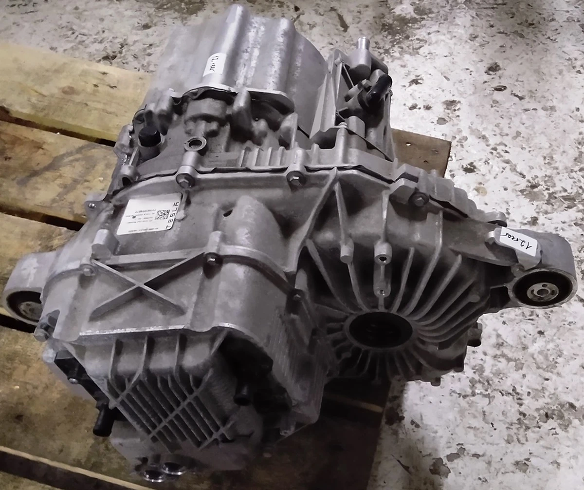 1 Мотор задний малый в сборе (без дифференциала) Tesla model S REST, model X 1037000-20-A