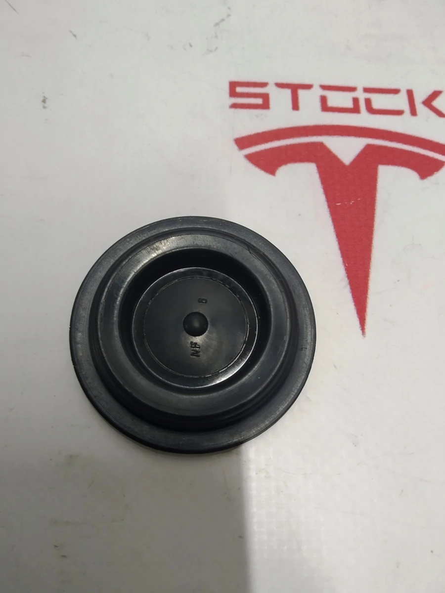 4 Заглушка пластикова днища автомобіля Tesla model S, model S REST 1037078-00-A