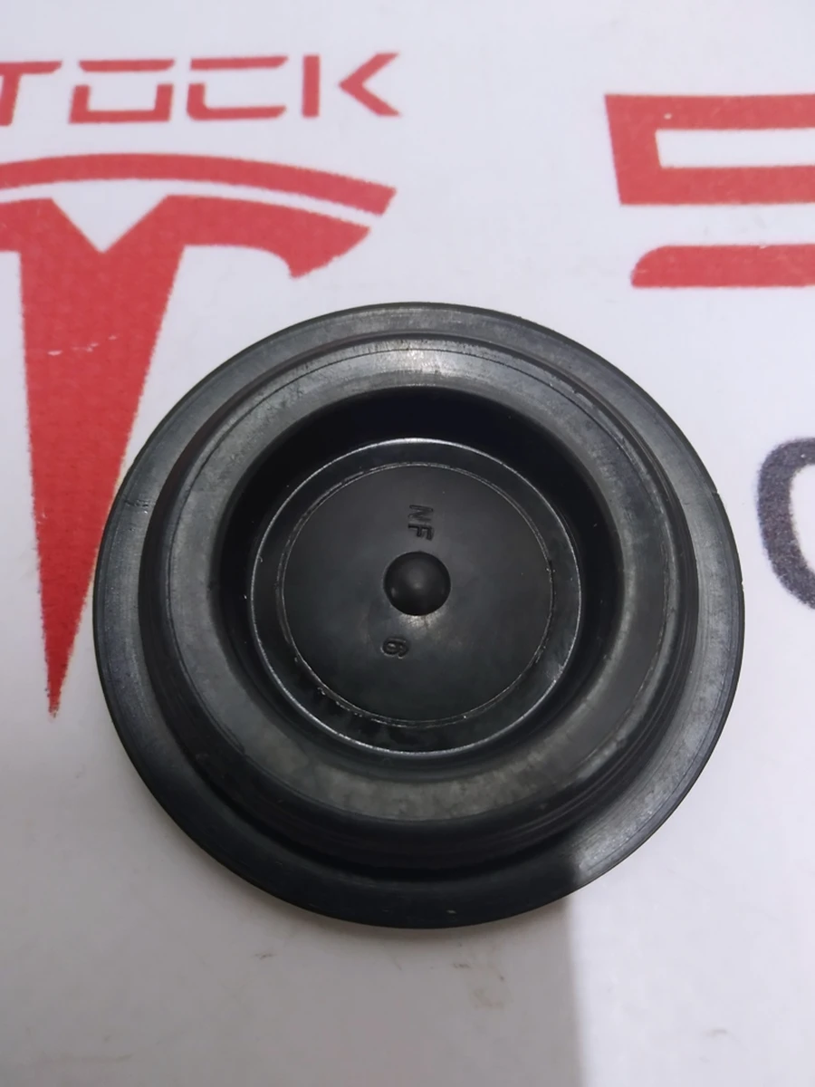 4 Заглушка пластикова днища автомобіля Tesla model S, model S REST 1037078-00-A