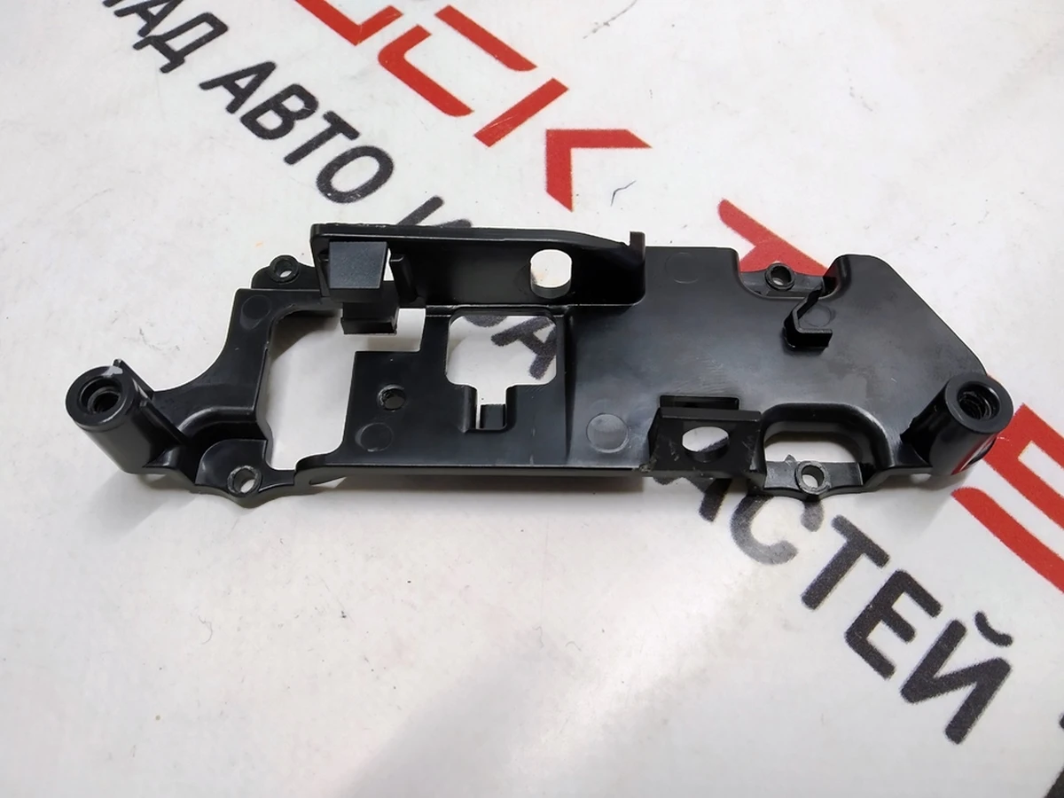 8 Bracket for the control unit power windows and driver's door mirrors Tesla model X 1028641-00-A