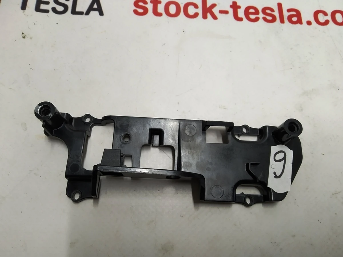 9 Bracket, front right door power window control unit Tesla Model X 1003749-00-B