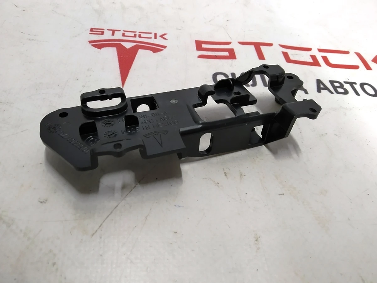 9 Bracket, front right door power window control unit Tesla Model X 1003749-00-B