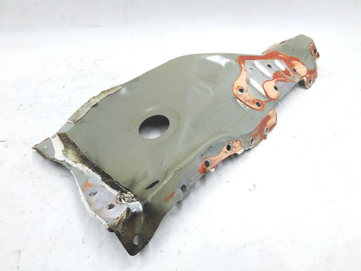 Панель кузова чверті передньої правої Tesla model X 1037217-S0-A