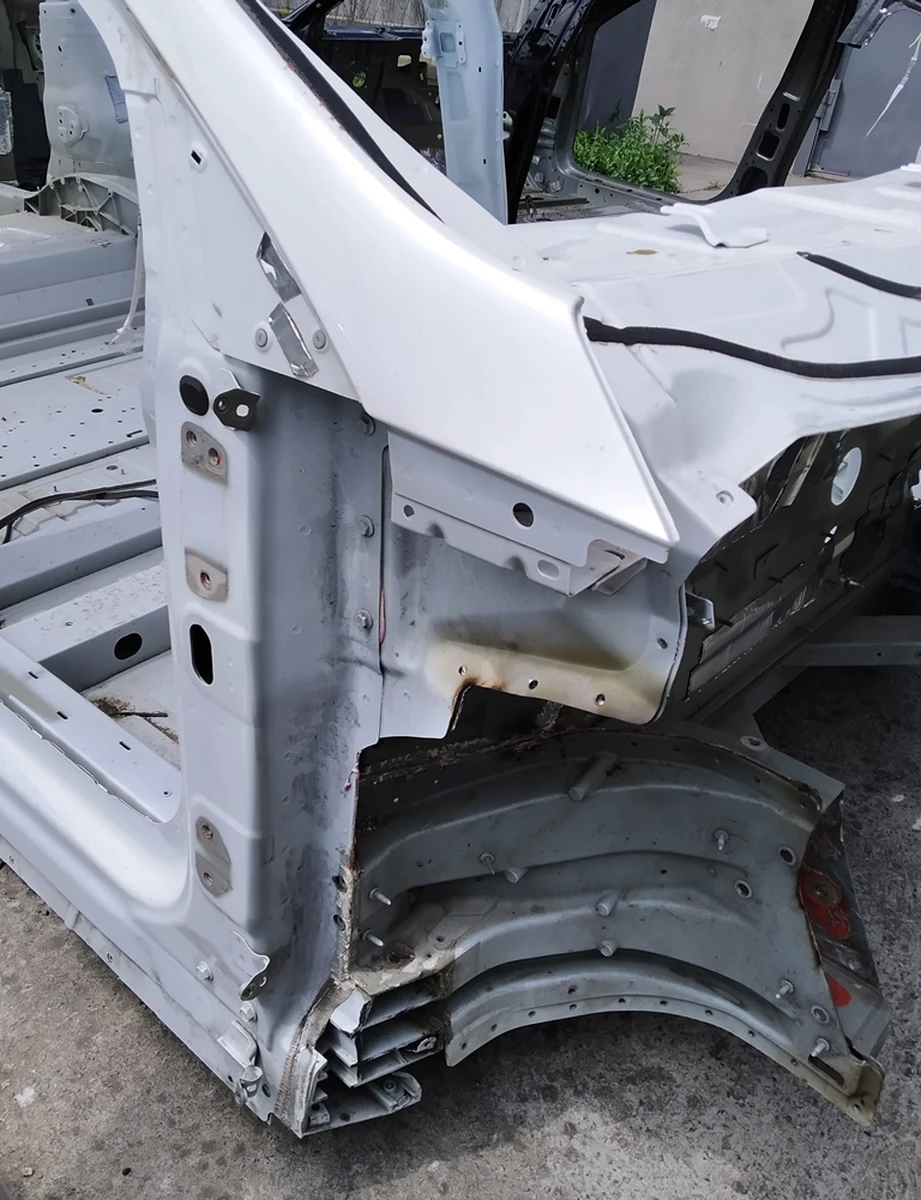 2 Чверть передня права стійка A (передня) у зборі Tesla model X 1037217-S0-A