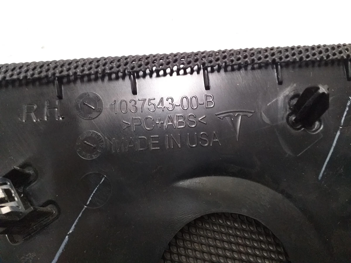 3 Декоративна накладка динаміка задніх правих дверей Tesla model X 1037542-00-F