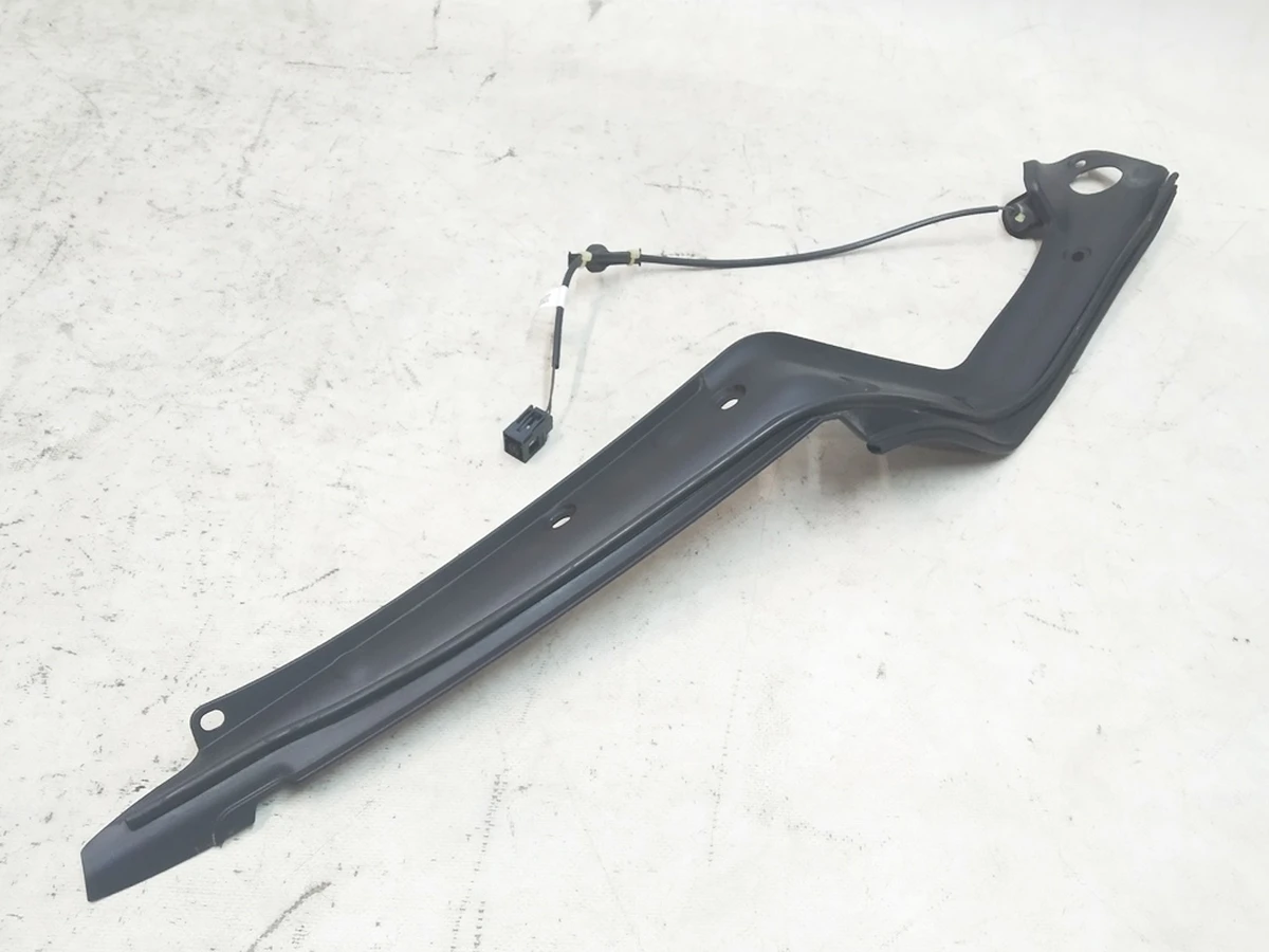 2 Панель с датчиком закрытия задней левой двери задняя Tesla Model X 1037560-00-F