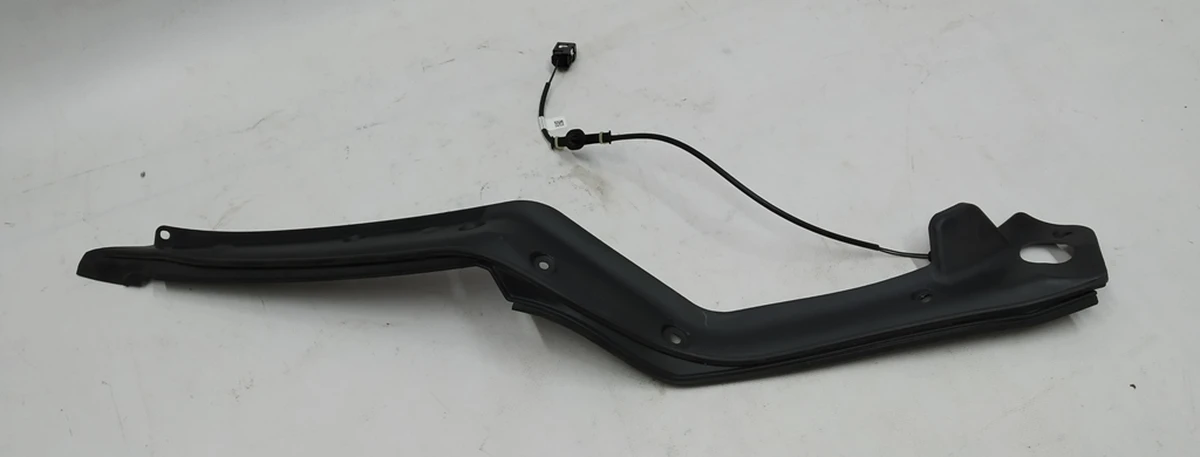 2 Панель із датчиком закриття задніх лівих дверей задня Tesla Model X 1037560-00-F