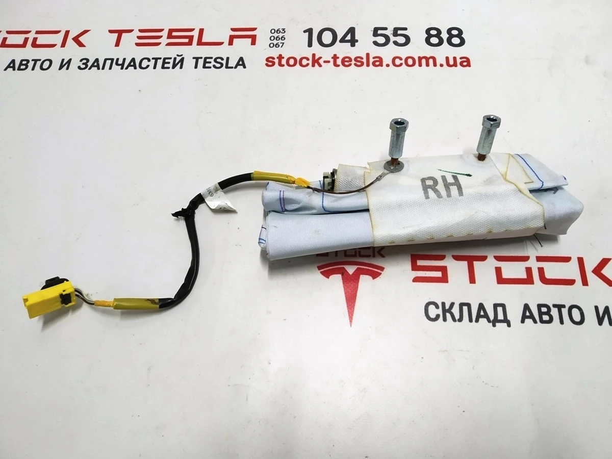 2 Подушка безпеки сидіння 2-го ряду права Tesla model X 1037582-00-E