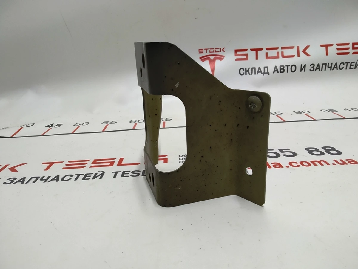 17 Усилитель колесной арки правый Tesla model S, model S REST 1037782-S0-A