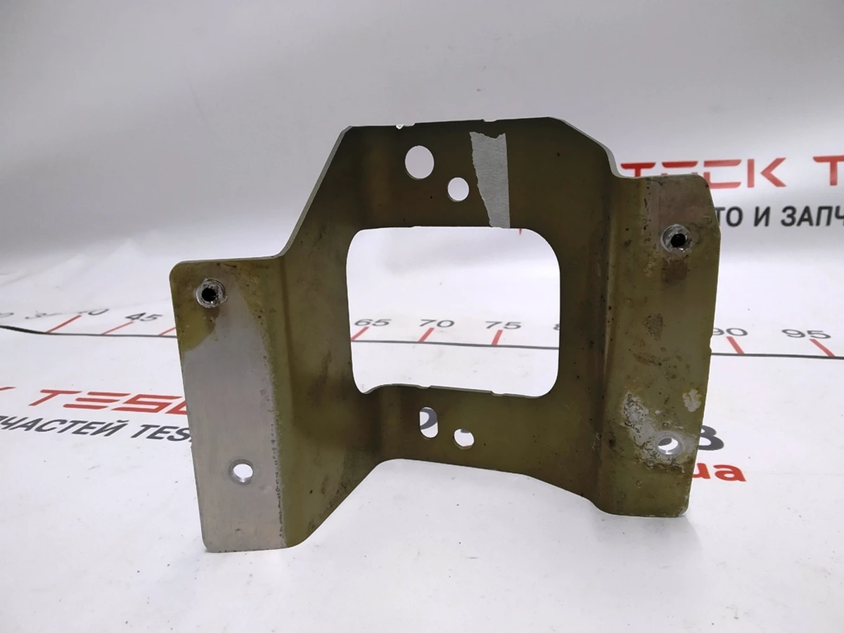 17 Усилитель колесной арки правый Tesla model S, model S REST 1037782-S0-A