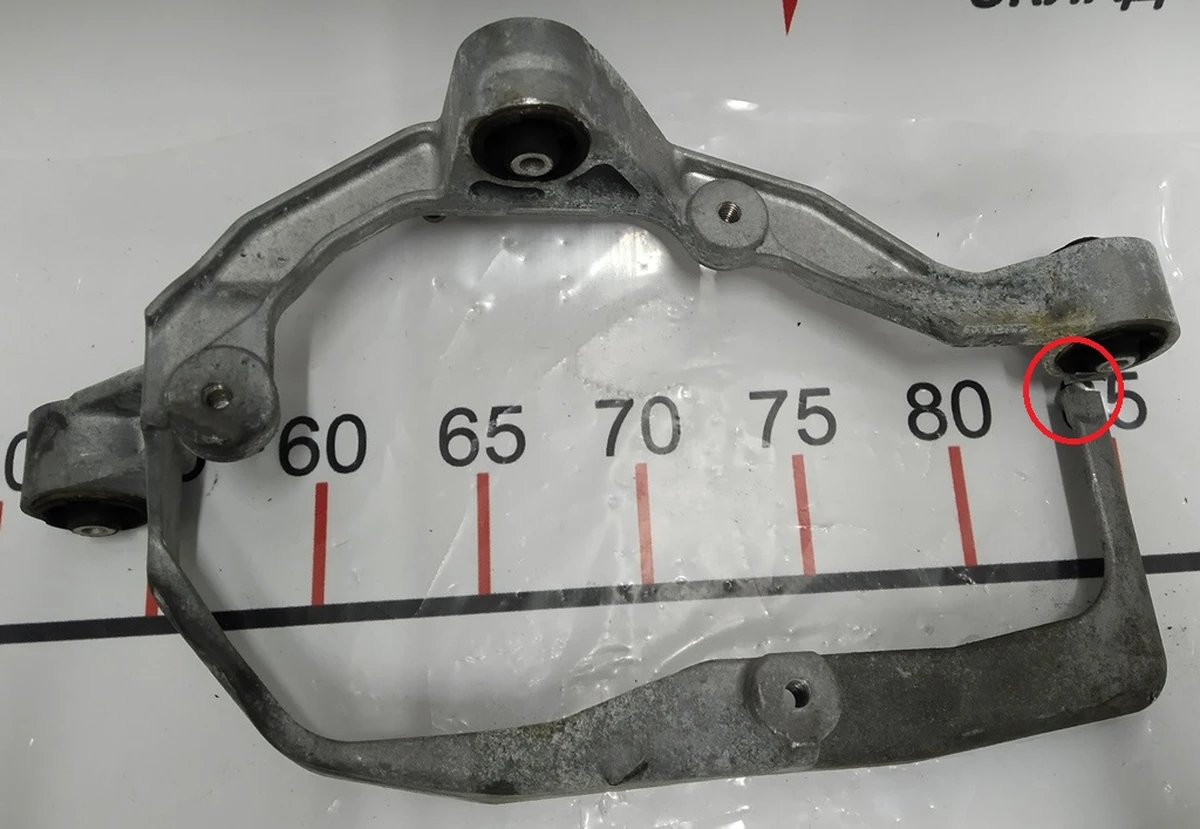 Кронштейн компресора кондиціонера AWD із пошкодженням Tesla model X S REST 1037854