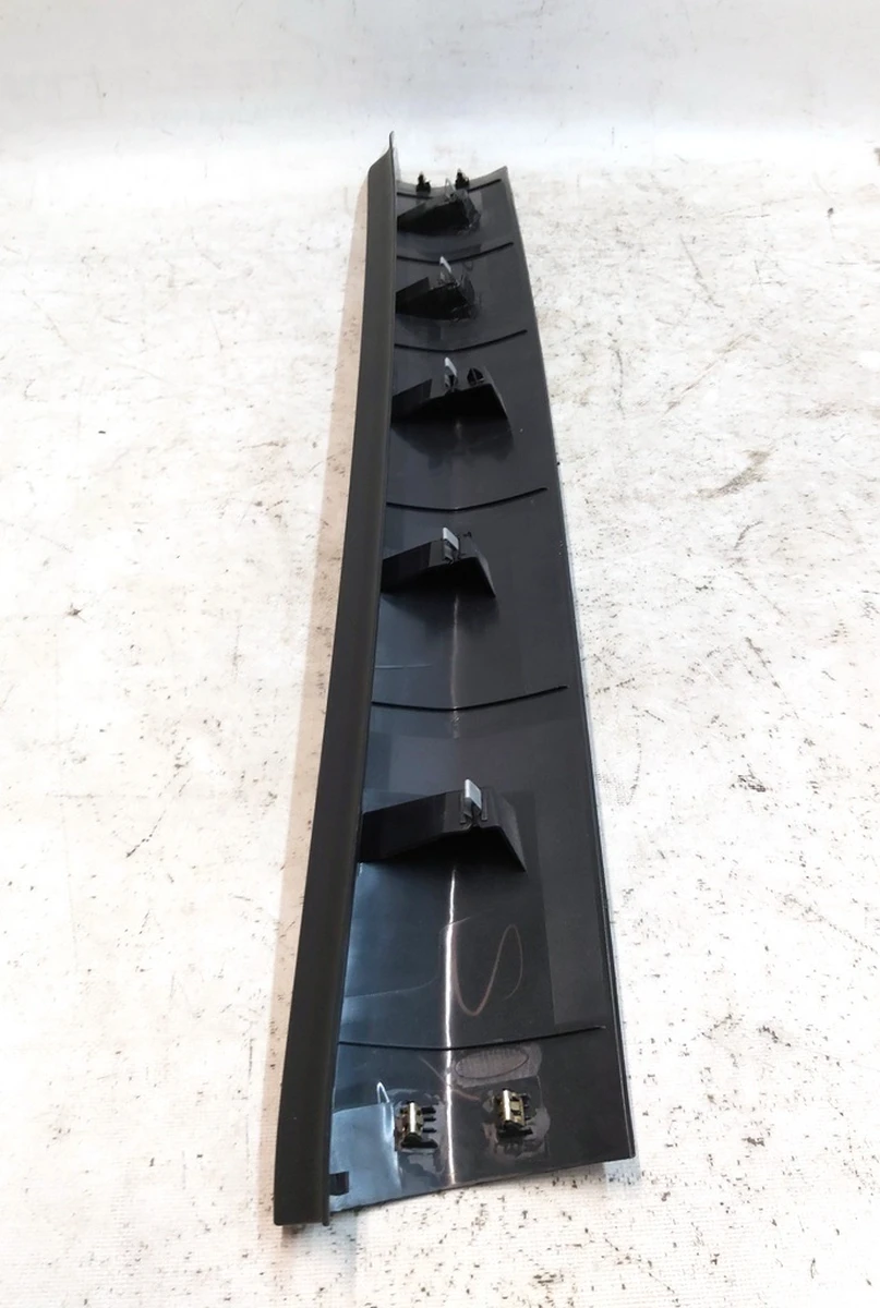 16 Накладка кришки багажника верхня в зборі з пошкодженням Tesla model X 1037906-50-E