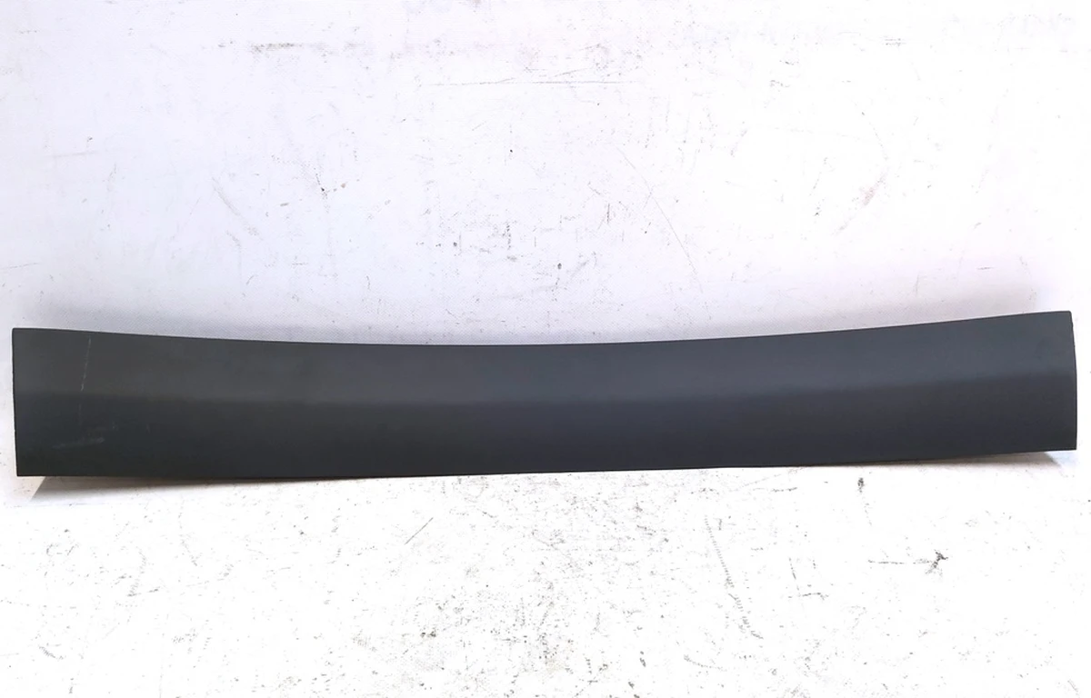 16 Накладка кришки багажника верхня в зборі з пошкодженням Tesla model X 1037906-50-E