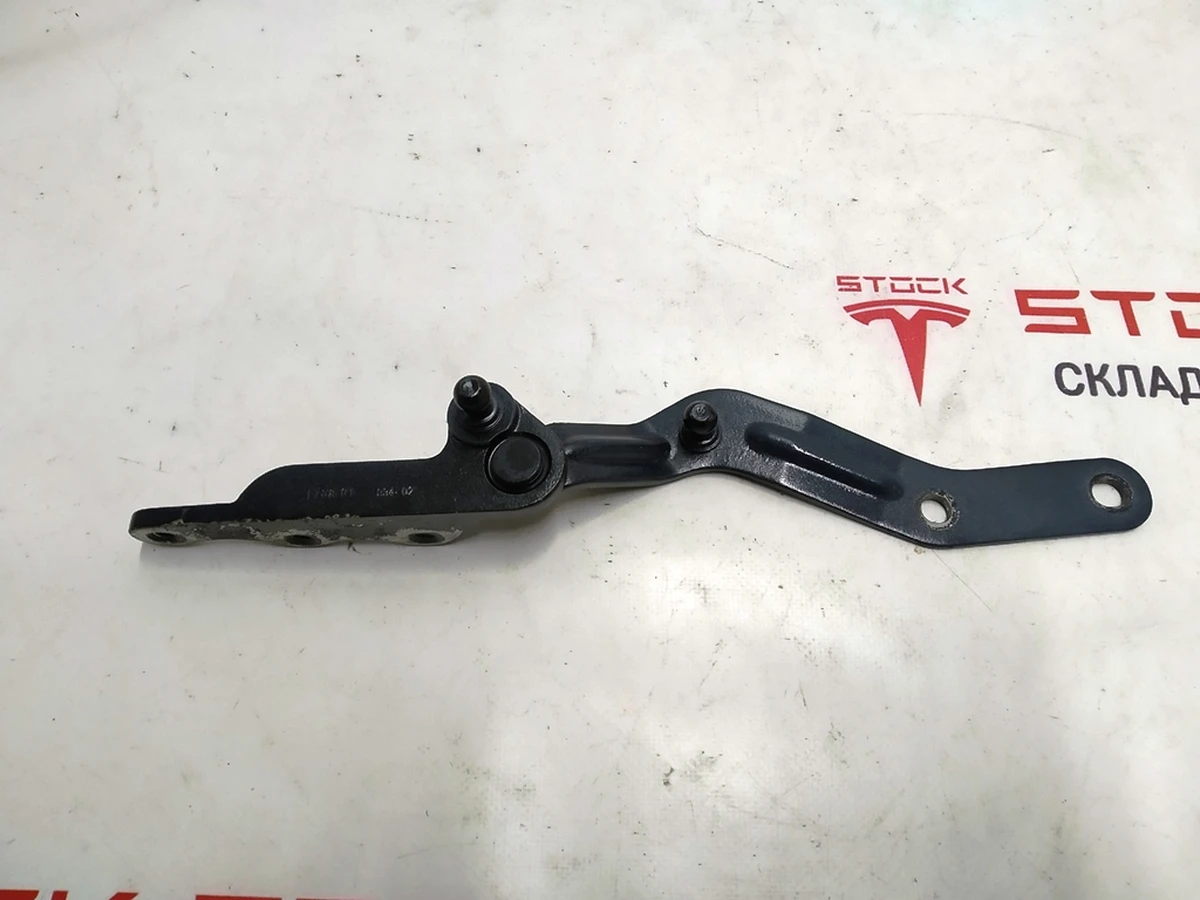 16 Петля вторинна (міжсекційна) передня дверей задніх правих Tesla Model X 1037933-00-L