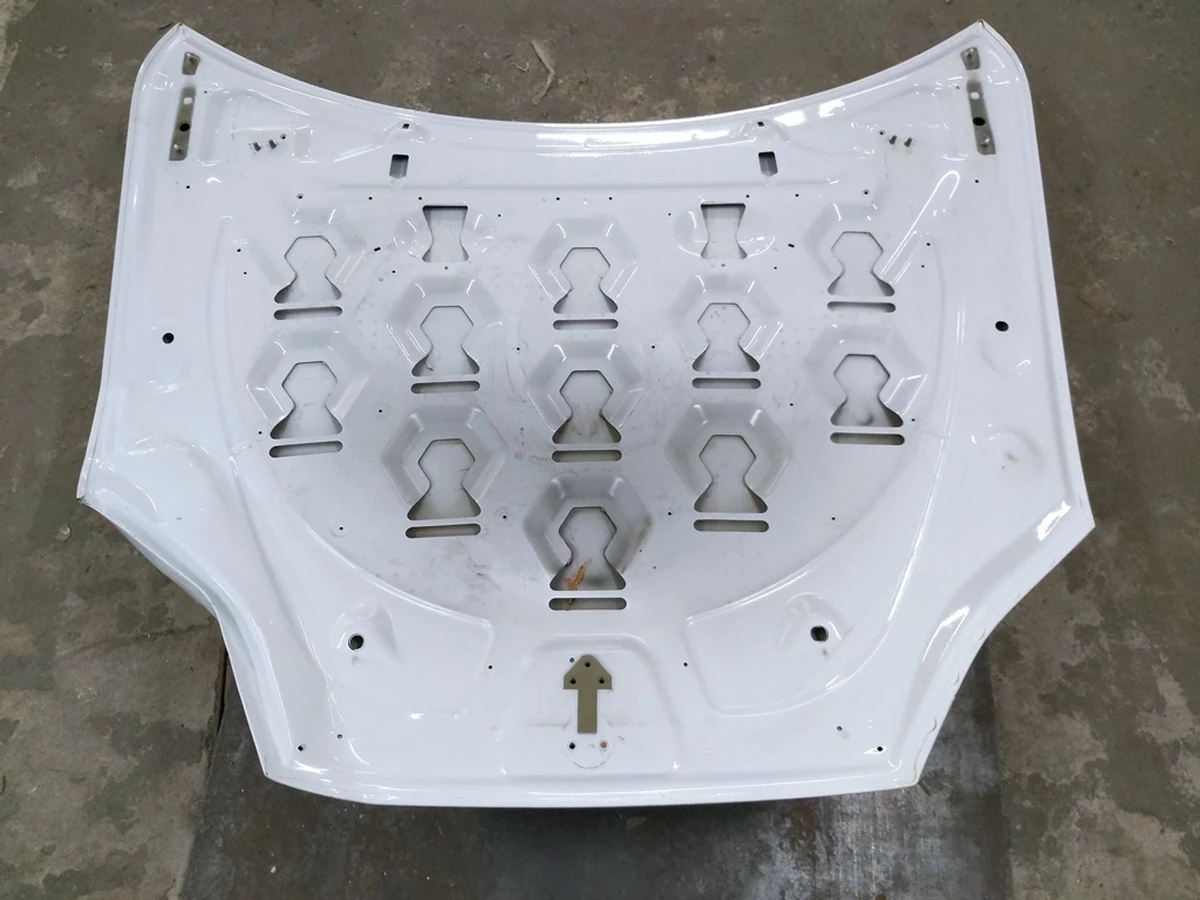 1 Капот (одна петля подвійна) RWD PBCW із пошкодженням Tesla model S 1038384-S0-C