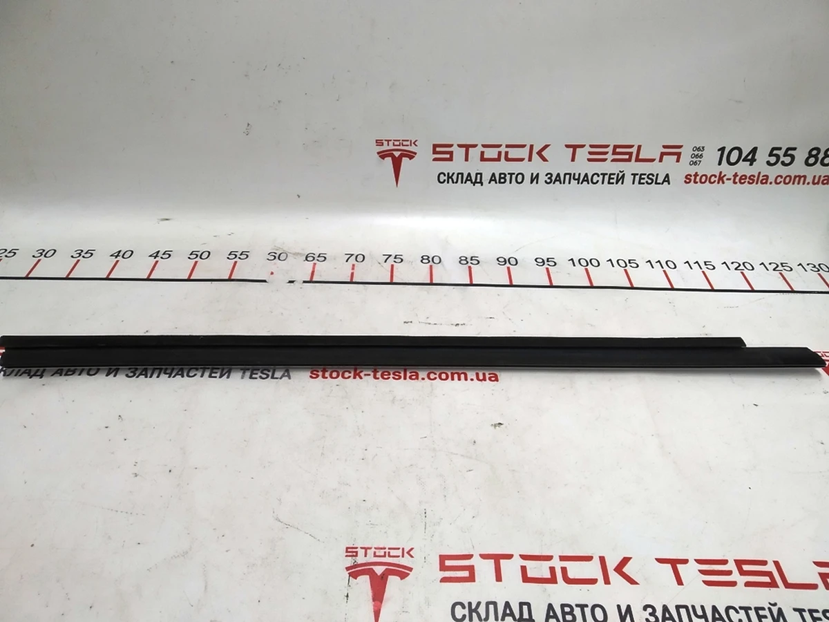 3 Молдинг наружный двери передней левой хром Tesla model S, model S REST 1038393-00-A