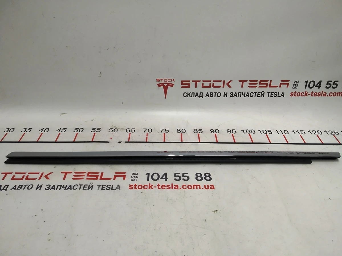 3 Молдинг наружный двери передней левой хром Tesla model S, model S REST 1038393-00-A