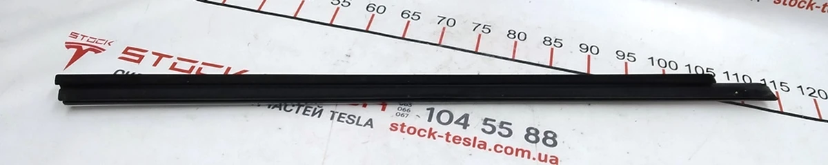 3 Молдинг зовнішній двері передньої лівої хром (трохи "здувся" хром) Tesla model S, model S REST