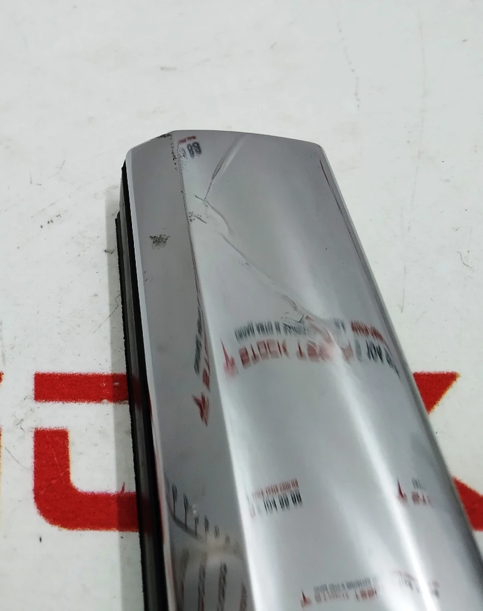 3 Молдинг зовнішній двері передньої лівої хром (трохи "здувся" хром) Tesla model S, model S REST