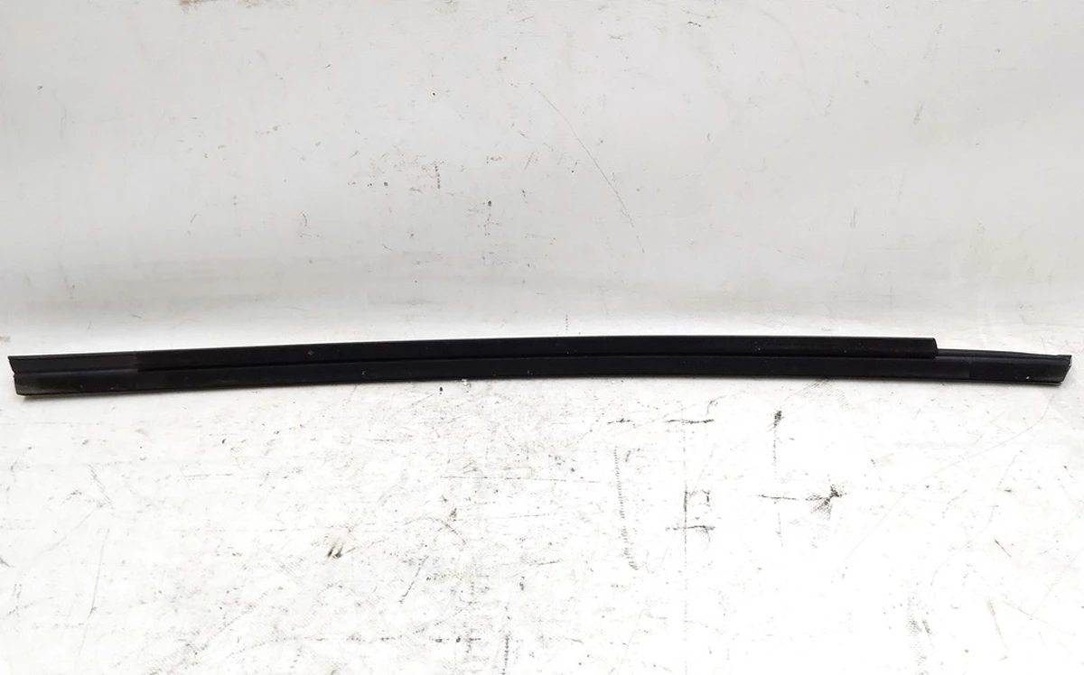 4 Молдинг зовнішній двері задньої лівої хром із пошкодженням Tesla model S, model S REST 1038395-80-A