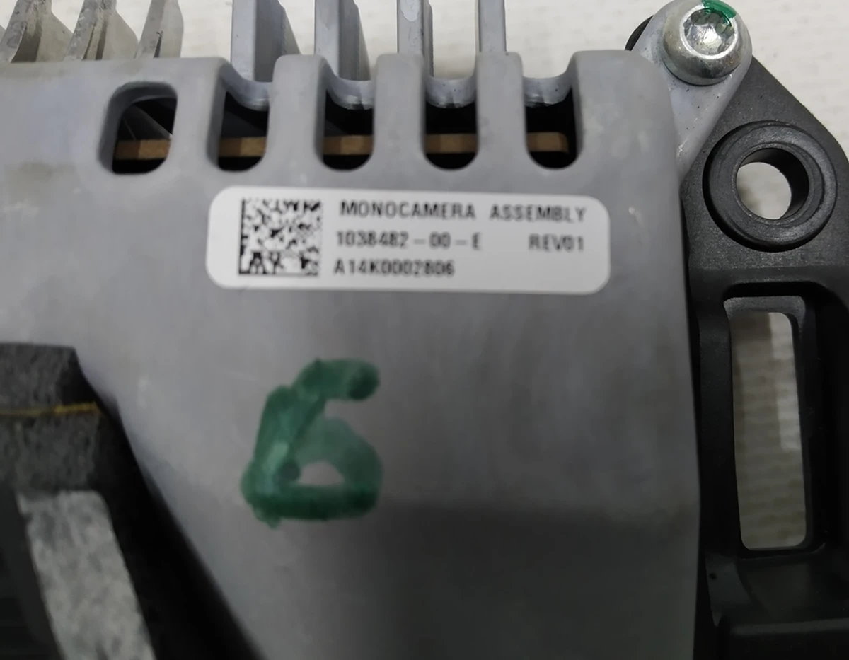 1 Монокамера лобового скла (1АП) у зборі Tesla model S, model S REST 1038482-00-J