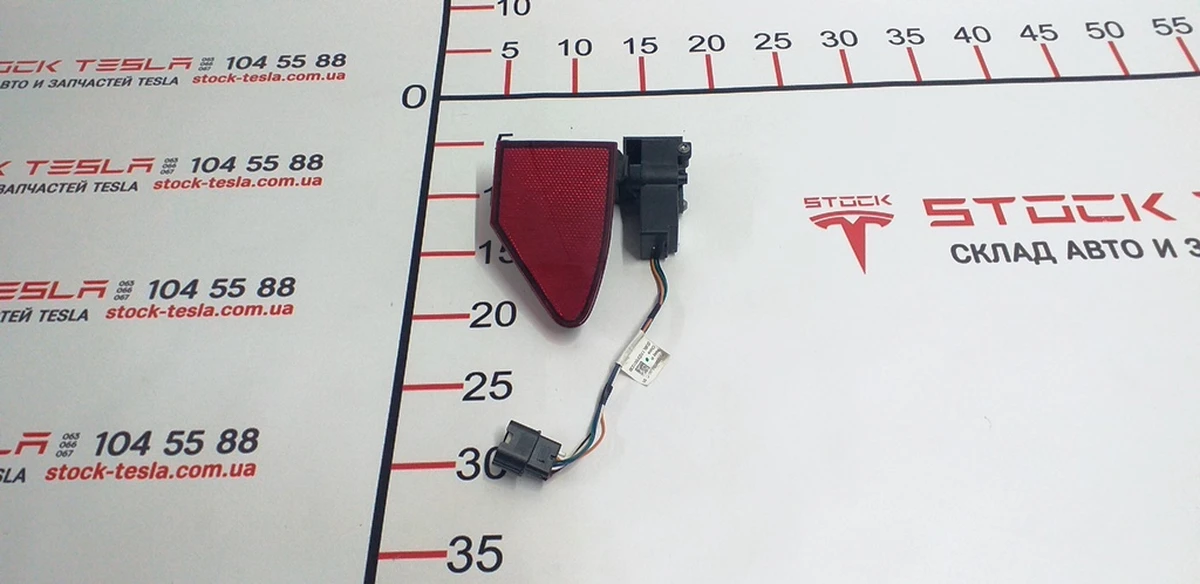 10 Люк порту зарядки з електроприводом у зборі Tesla model X S REST 1038548-00-I