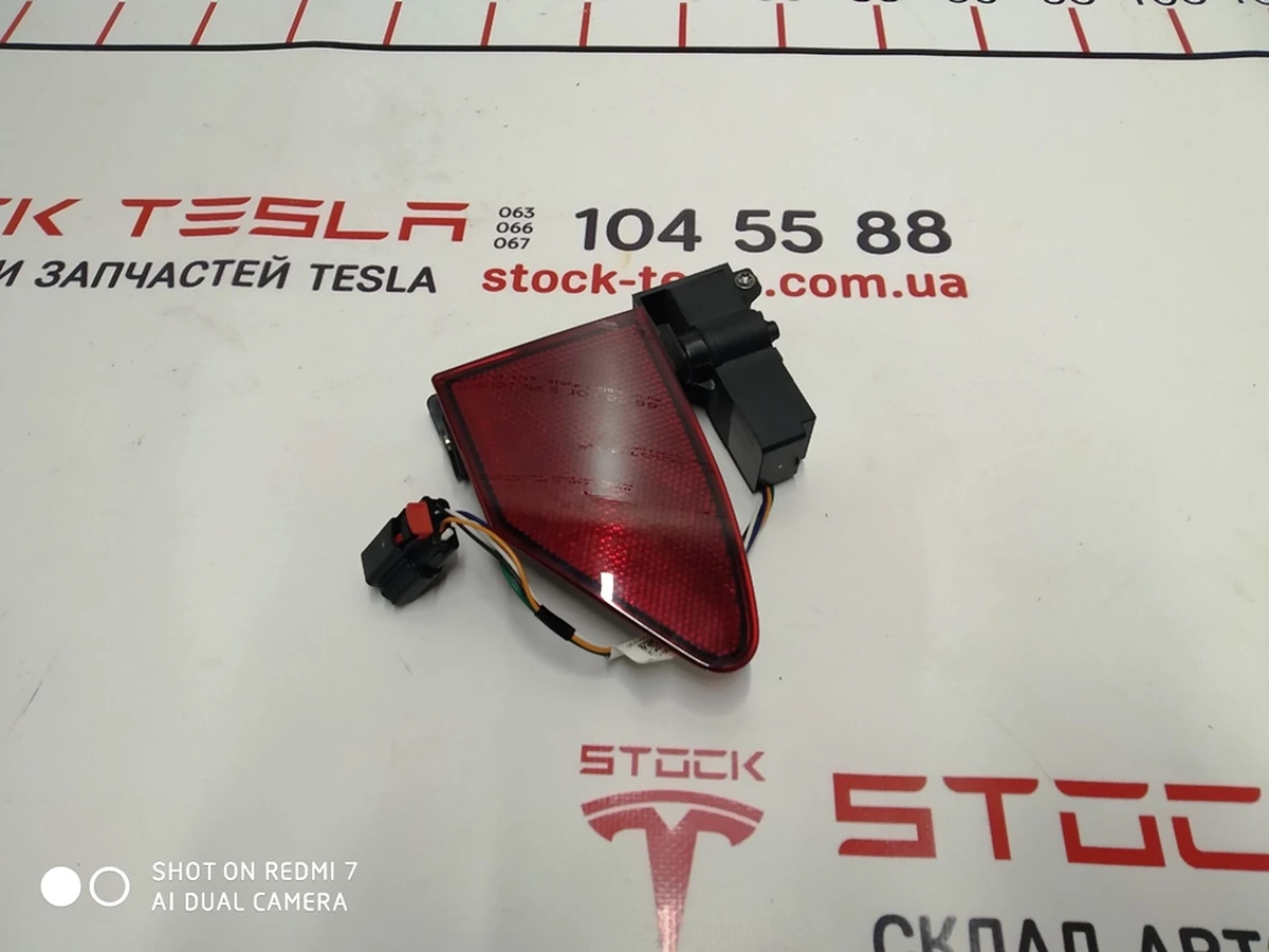10 Люк порту зарядки з електроприводом у зборі Tesla model X S REST 1038548-00-I
