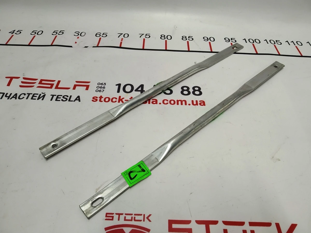 5 STAY BAR Tesla model S 1038910-00-B