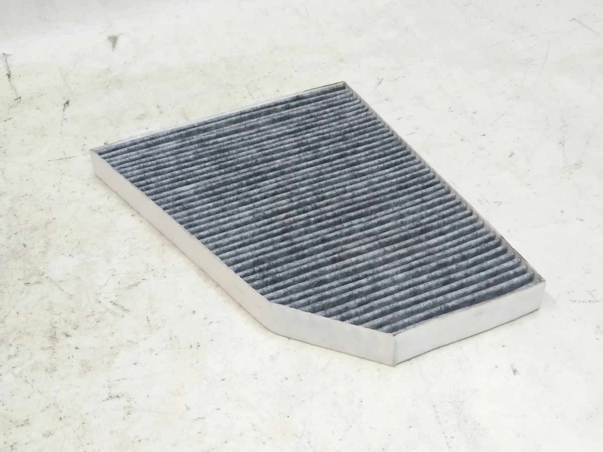 6 Фильтр угольный салона печки кондиционера Tesla Model X 1039042-00-B